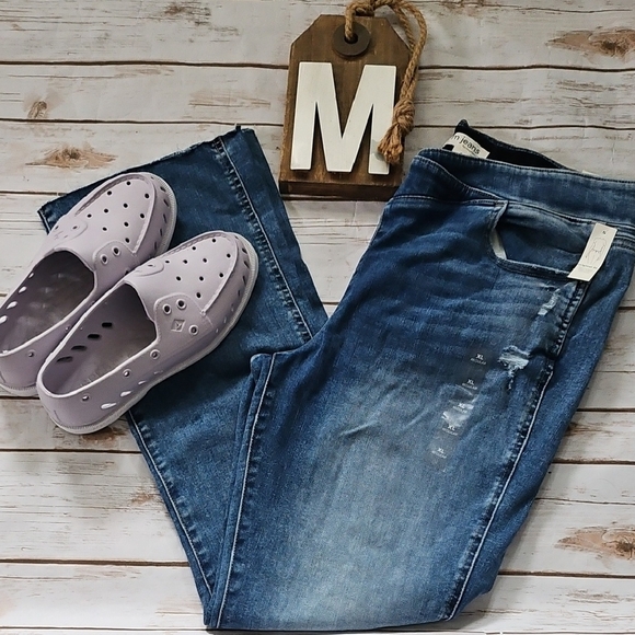 Maurices M Jeans Pull On Cool Comfort Slim Boot Original Fit High-Rise Jeans NWT - Picture 1 of 15